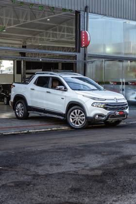 FIAT TORO 2.0 16V TURBO DIESEL RANCH 4WD AT9 FIAT TORO 2.0 16V TURBO DIESEL RANCH 4WD AT9